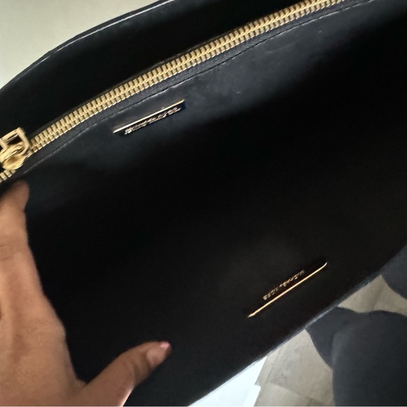 Michael Kors black snake skin shoulder bag - Picture 3 of 5